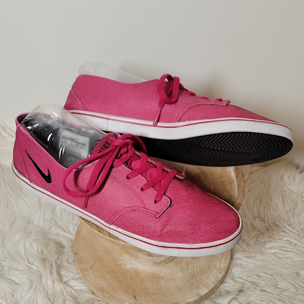 Nike Braata Lite casual lace up sneakers womens size 8.5